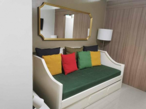 JoVis Place Staycation near MOA(Wifi & Netflix)
